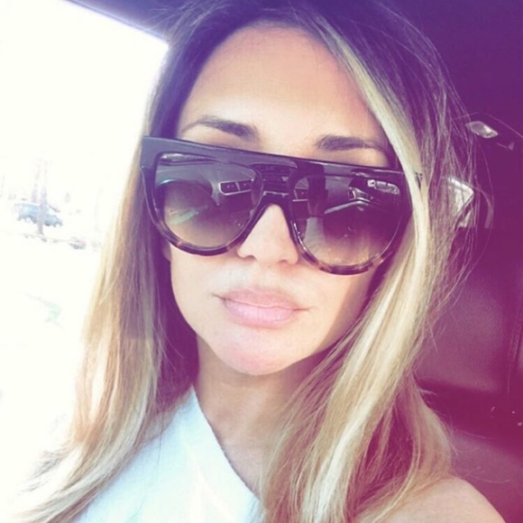 Meet your Posher, Lisa - Picture 1 of 1